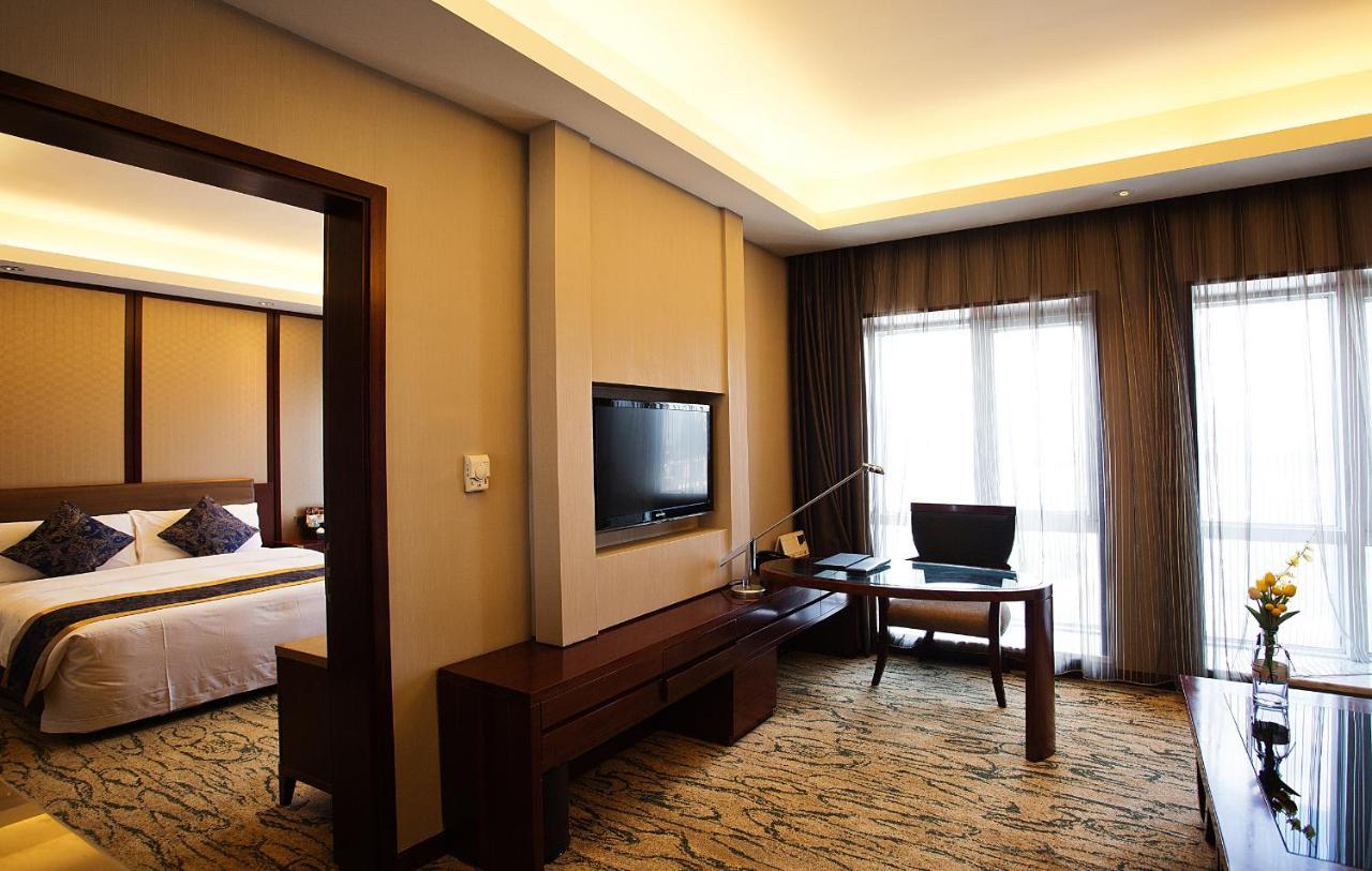 Gloria Grand Hotel Wuxi Уси Экстерьер фото